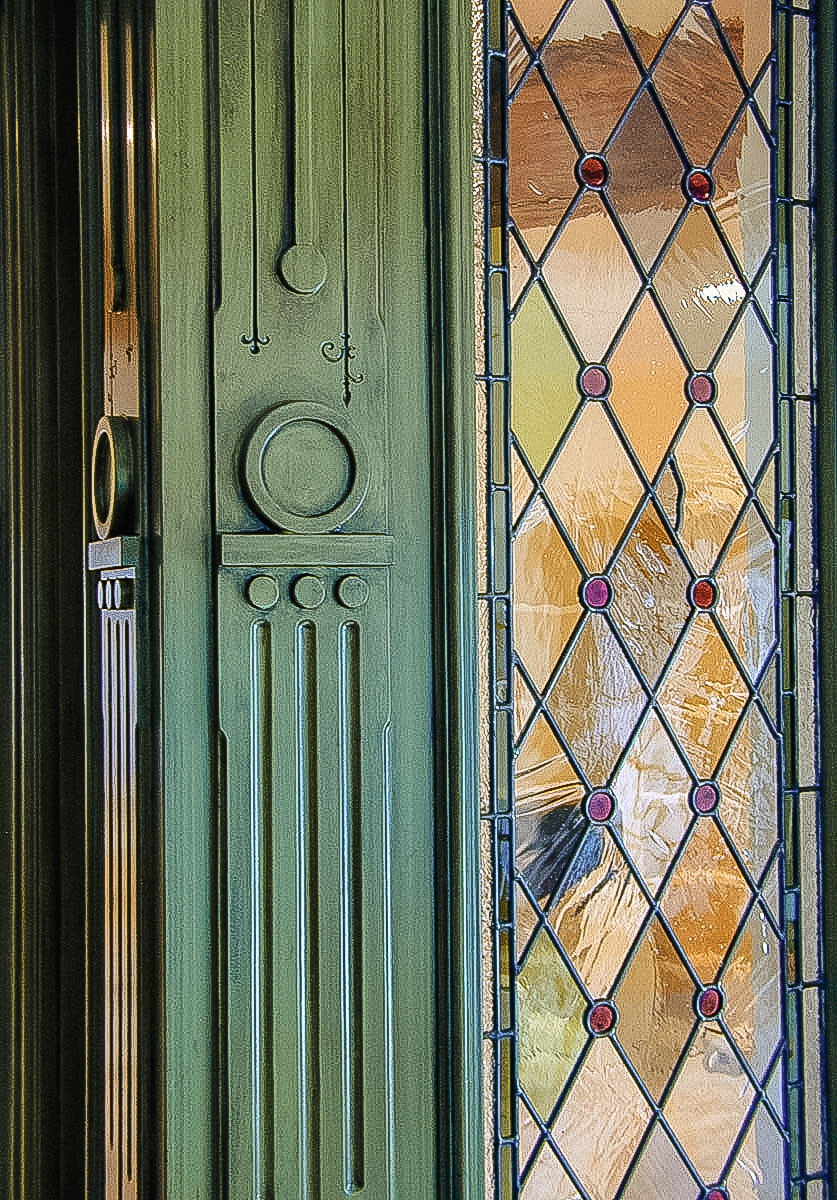 The pilasters and other woodwork were antiqued to accentuate the design.